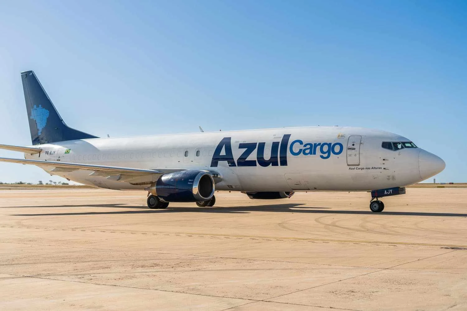 Azul e Gol se aliam a gigantes de e-commerce para expandir voos de carga
