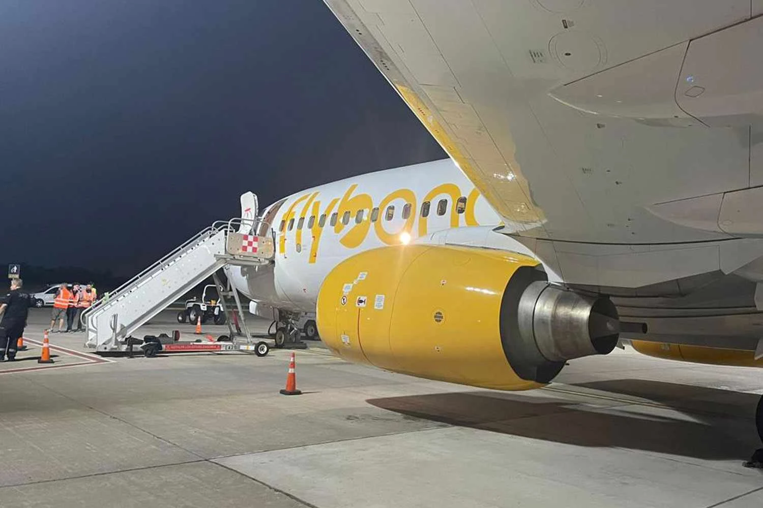 Flybondi mais que dobra frota de Boeing 737 em 2022