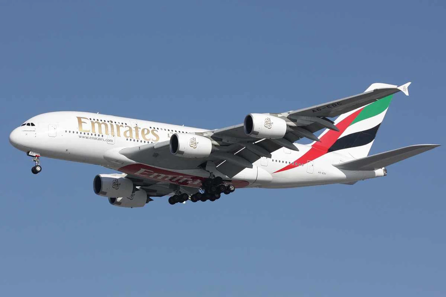 Emirates irá modernizar mais 60 A380 e 51 Boeing 777 a partir de agosto de 2026