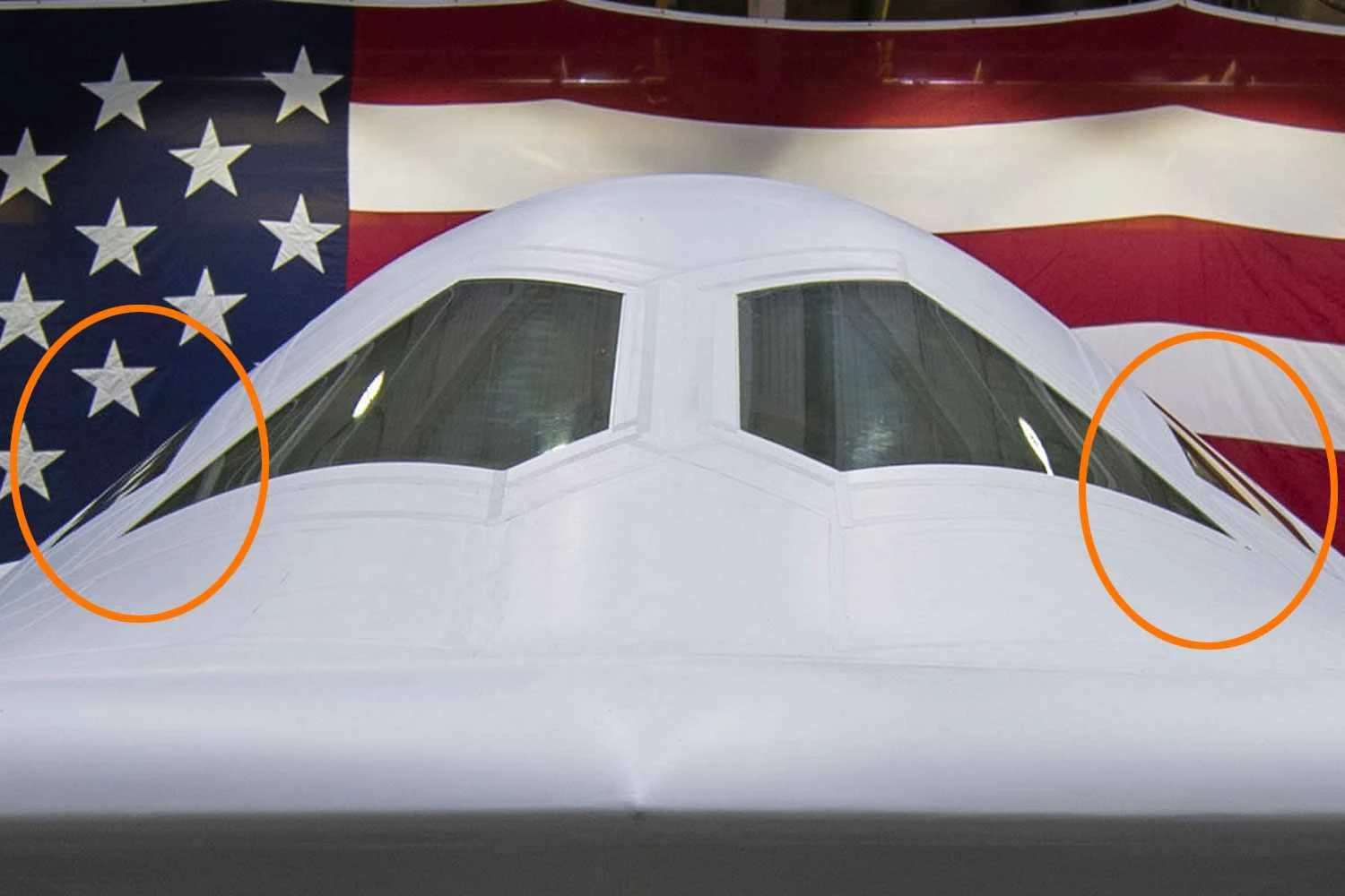 Janelas laterais distantes podem indicar uma preocupação em reduzir exposição (USAF)
