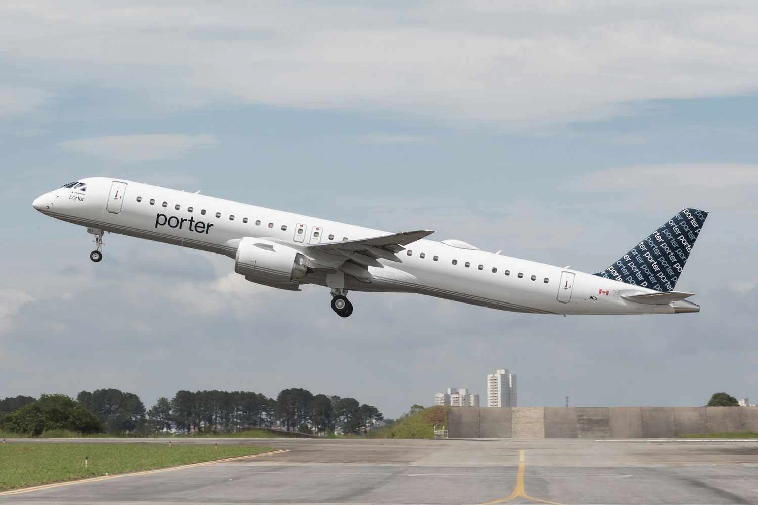 Primeiro E195-E2 da Porter Airlines; empresa encomendou 50 aeronaves (Embraer)