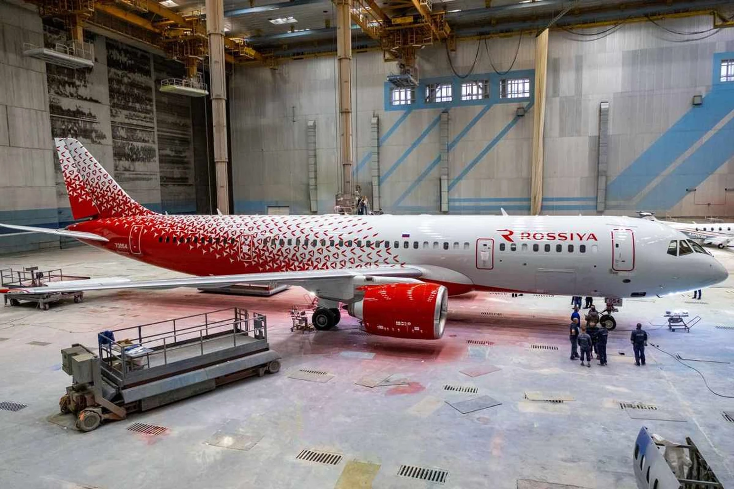 Protótipo do MC-21-300 com pintura da Rossyia, cliente de lançamento do jato russo
