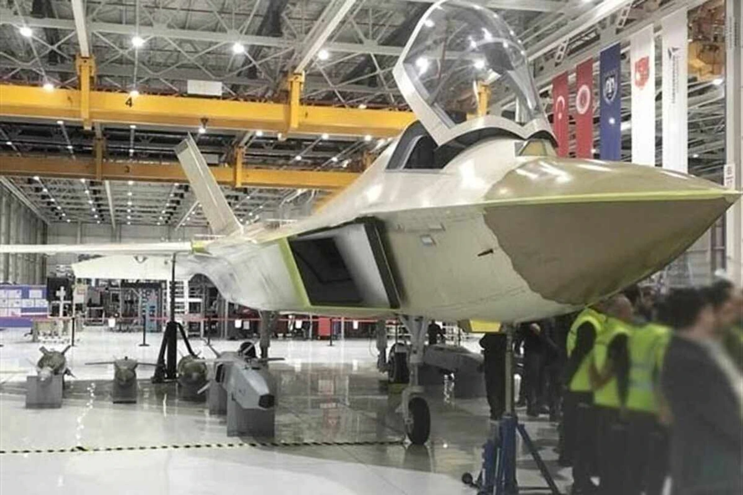 TF-X: “clone turco” do caça F-22 aparece praticamente concluído