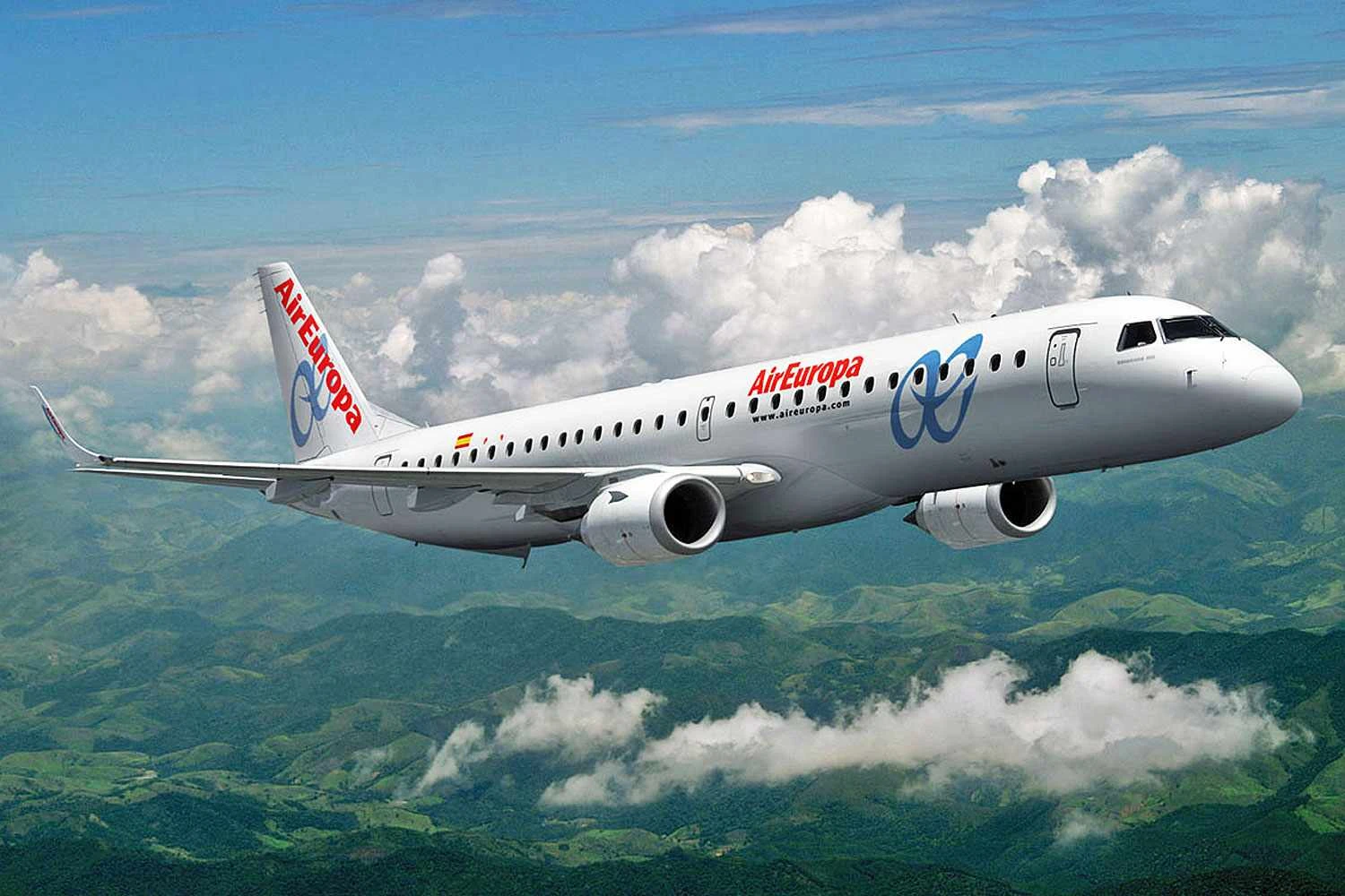 Air Europa started to operate the E195 aircraft in 2008 (Embraer)