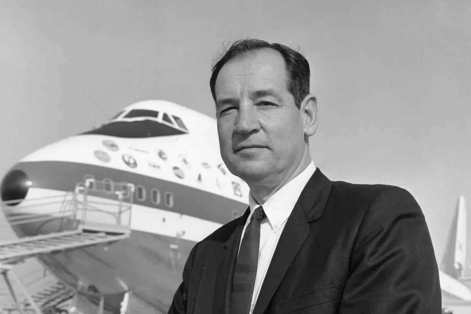 Joe Sutter, o "pai" do 747, faleceu em 2016 (Boeing)