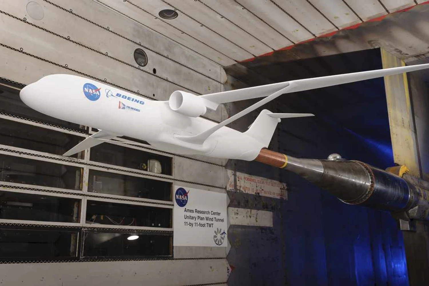 Modelo em escala do conceito Transonic Truss-Braced Wing em testes de túnel de vento; Boeing e NASA trabalham no projeto desde 2017 (NASA)