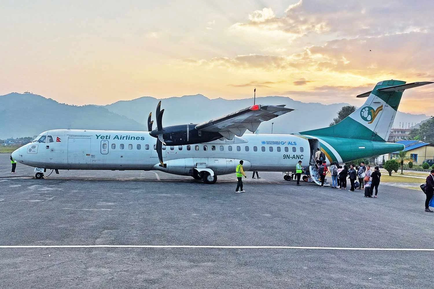 ATR 72-500 cai no Nepal com 72 pessoas a bordo