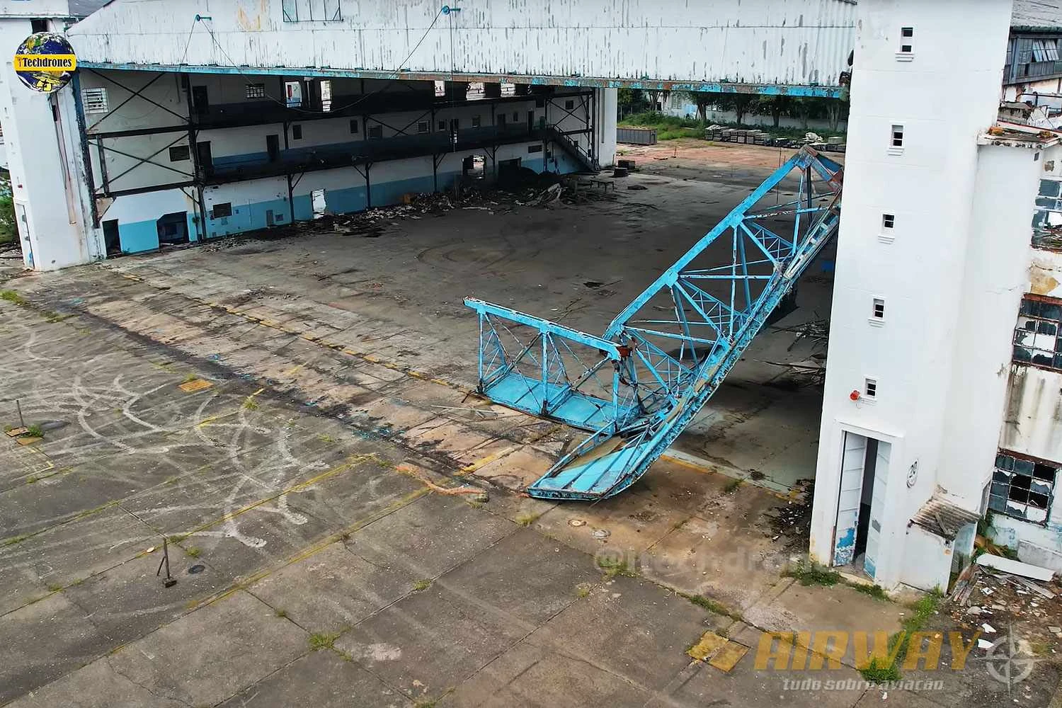 O hangar central, onde eram feitas manutenções de jatos 737, 727 e A330 nos últimos anos (iTechdrones)
