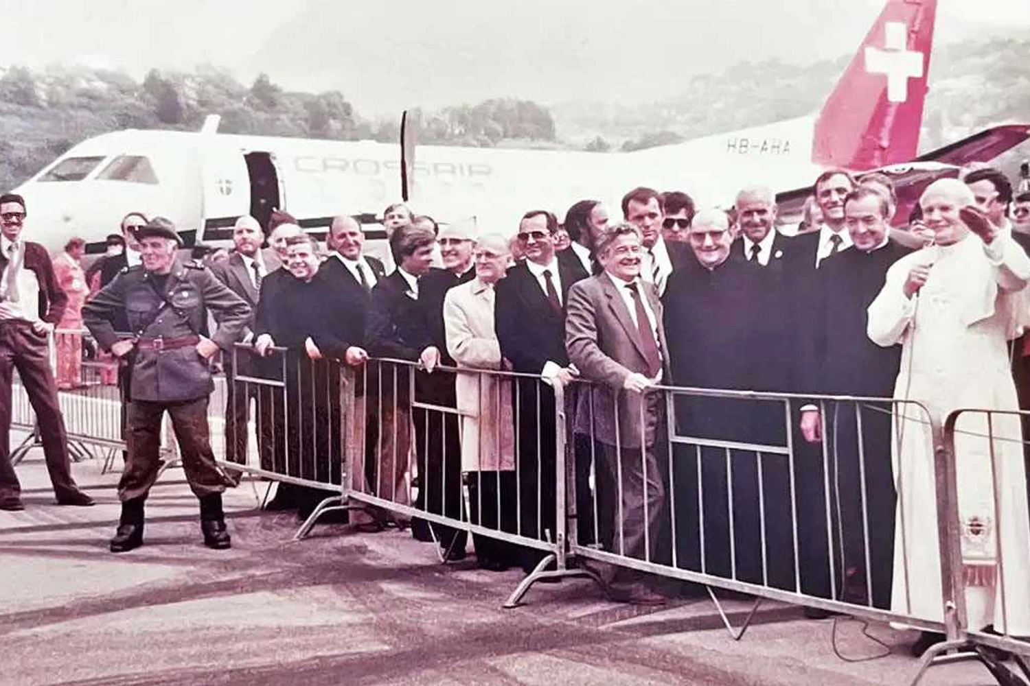 O Papa João Paulo II foi o passageiro ilustre do primeiro voo comercial do Saab 340 (Saab)