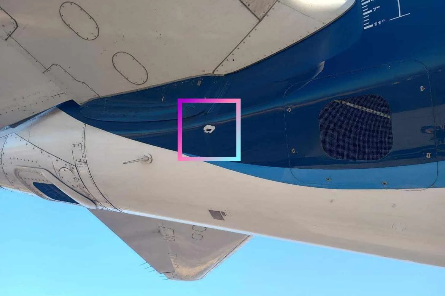 Oríficio de bala na cauda do E190 (Reprodução)