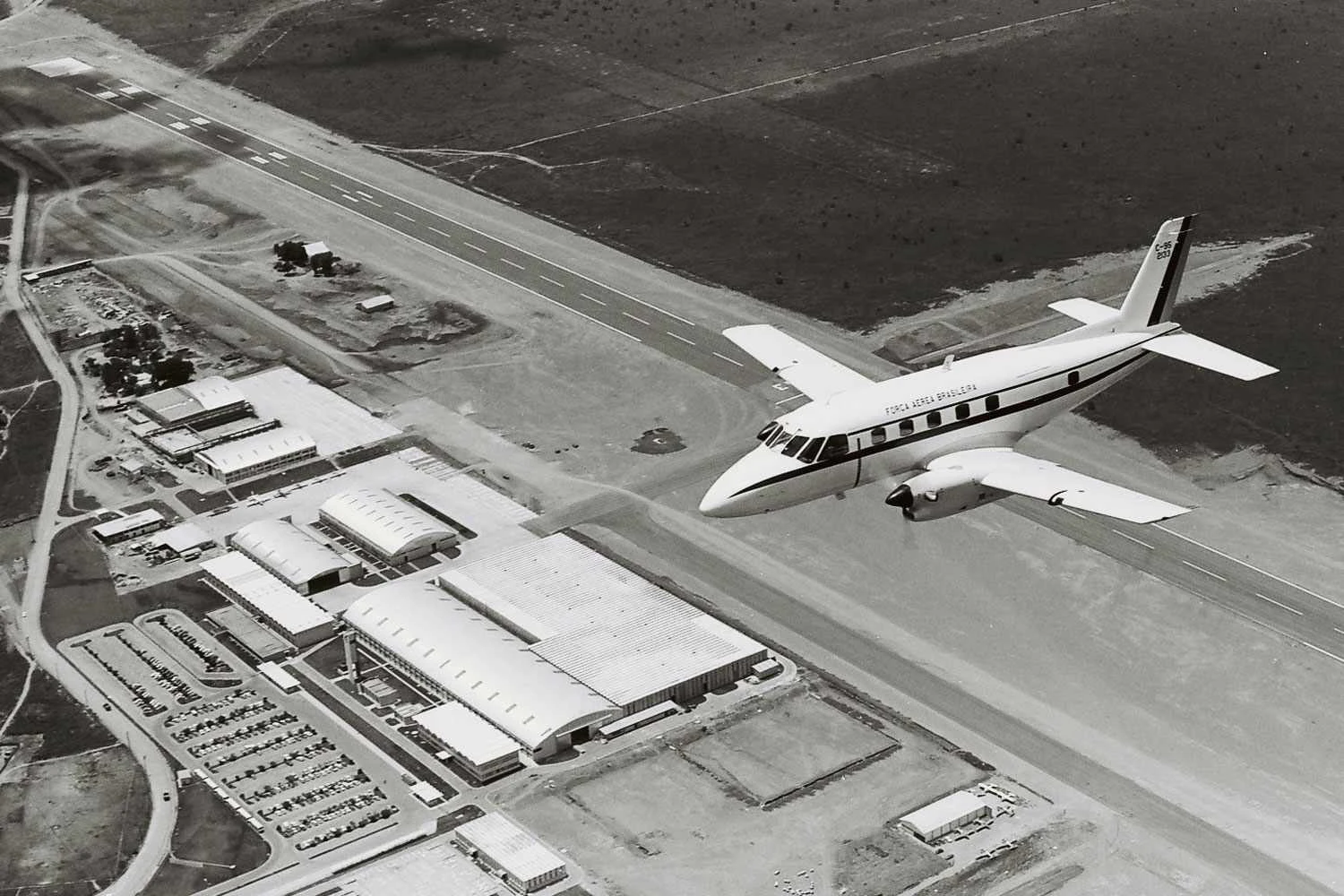 A fábrica em São José dos Campos no início dos anos 70 (Embraer)