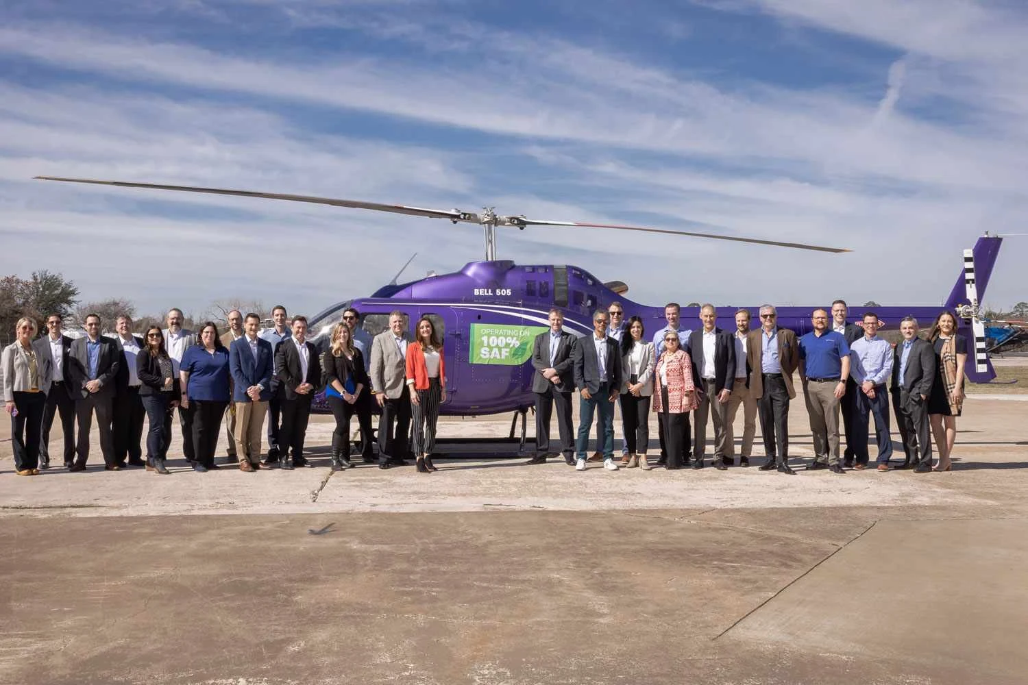 Equipe da Bell e parceiros comemoram feito (Textron)