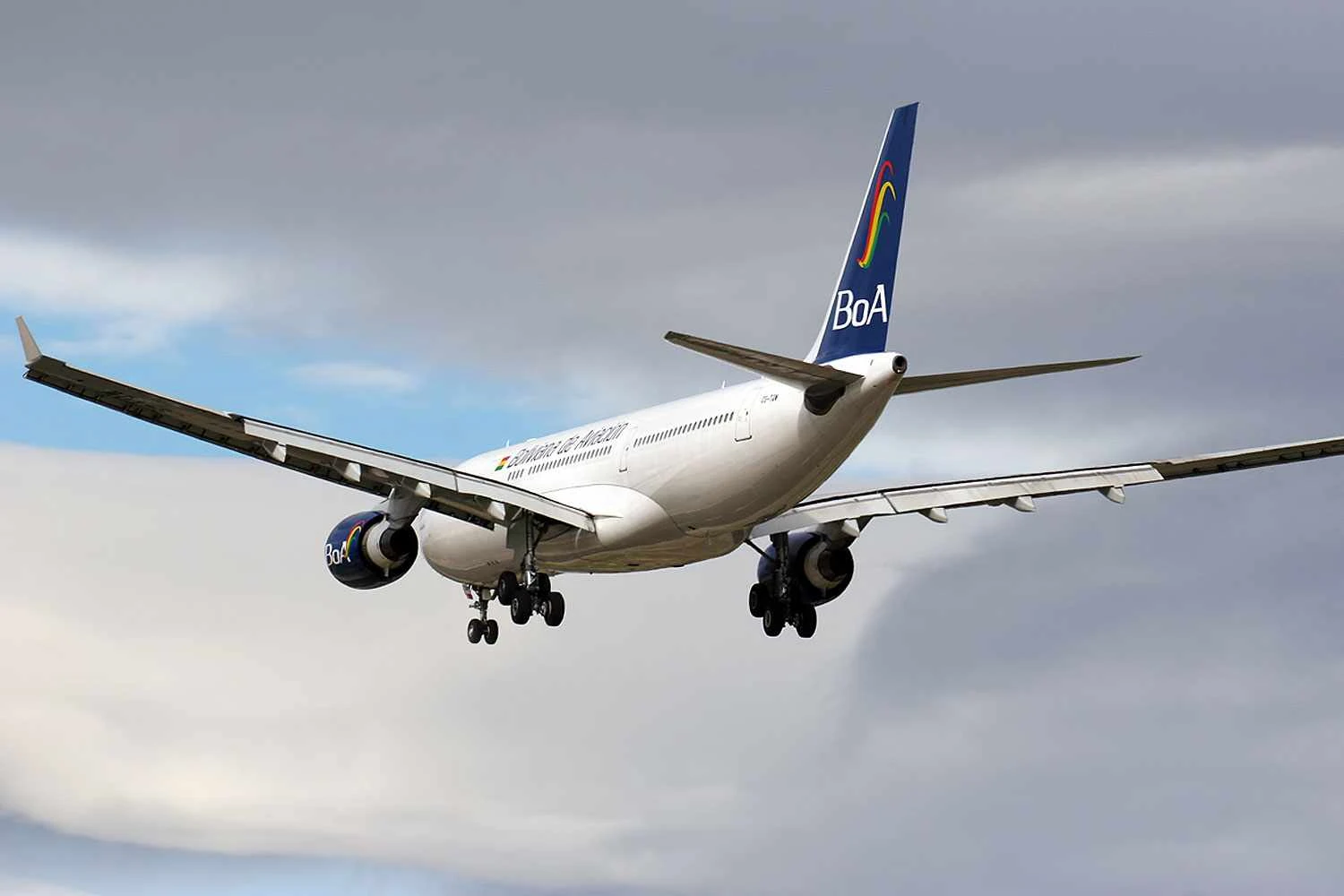 A BoA voou por seis meses  com um A330-200 alugado da Hi-Fly (Curimedia)