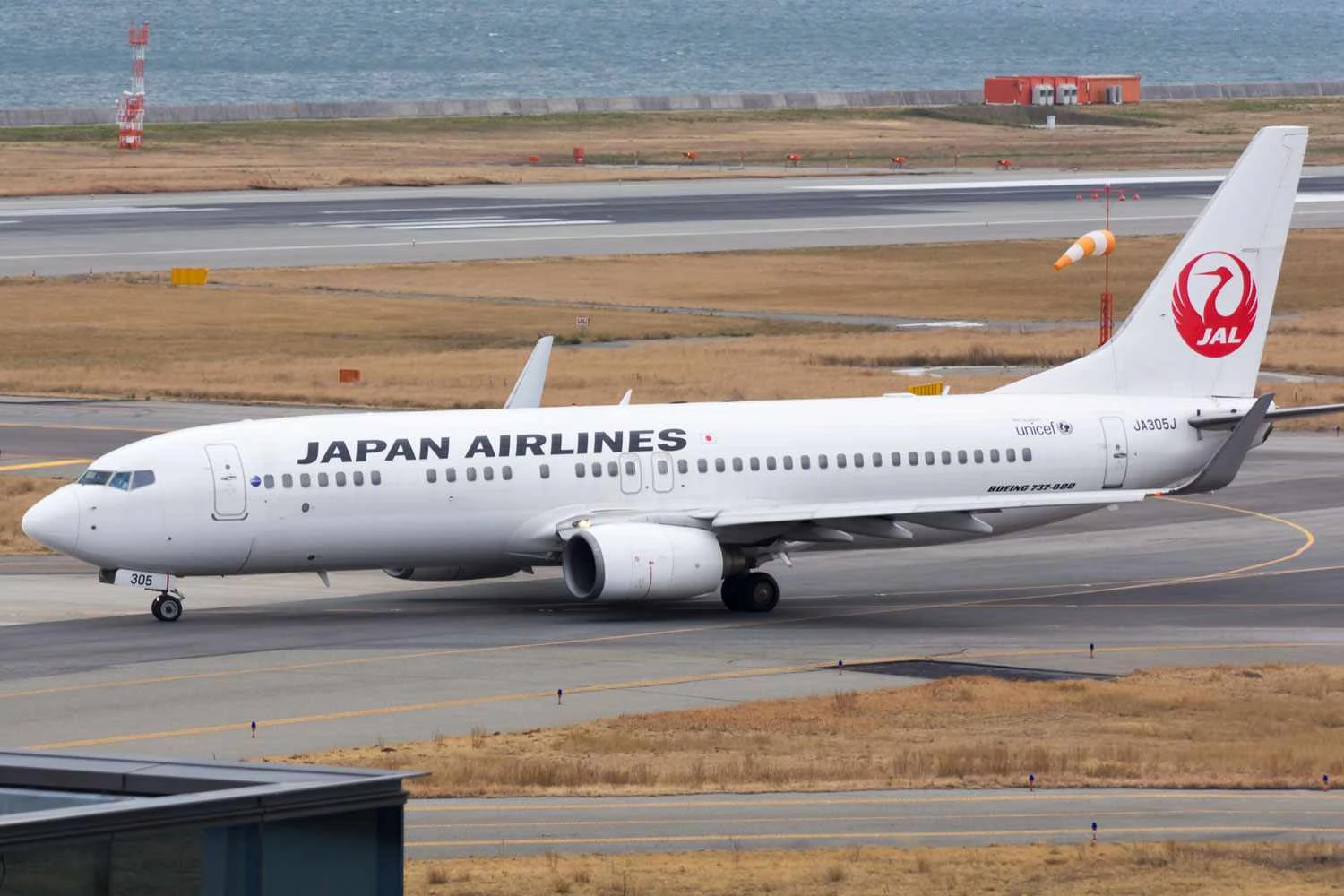 Boeing 737-800 da JAL (lasta29)
