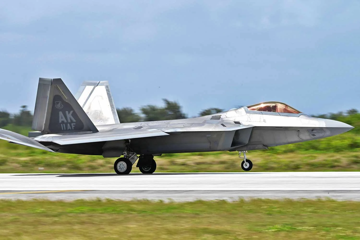 Caças F-22 Raptor em Tinian (USAF)