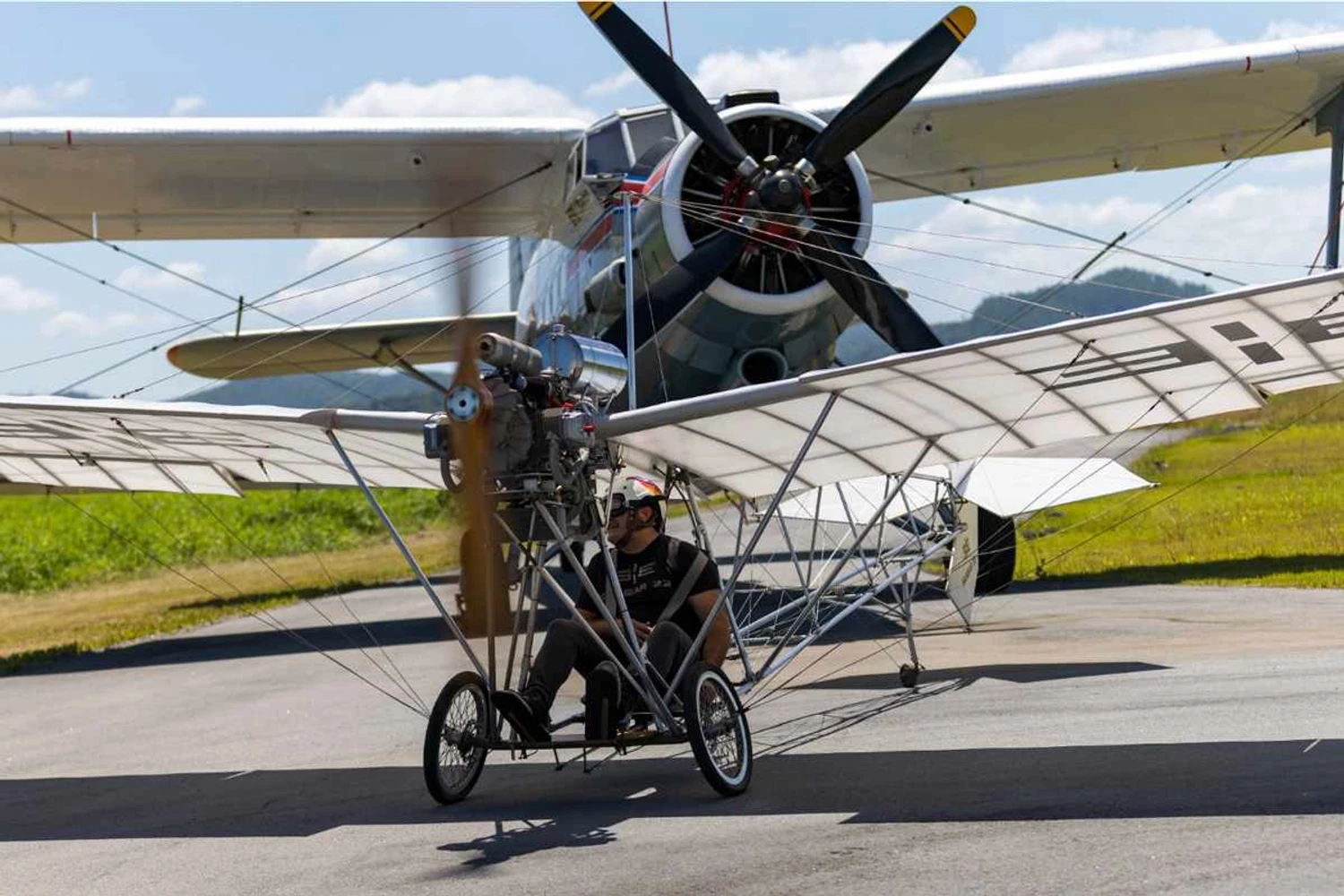 Demoiselle e o Antonov An-2: frota da marca tem 12 aeronaves (Hangar 33)