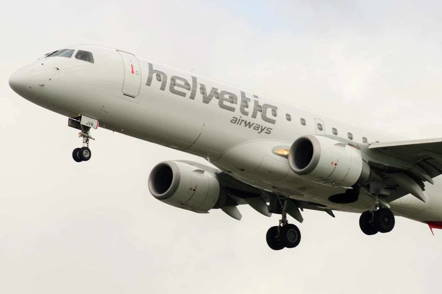 Empresa alemã recorre a jatos Embraer E190 suíços para reforçar voos