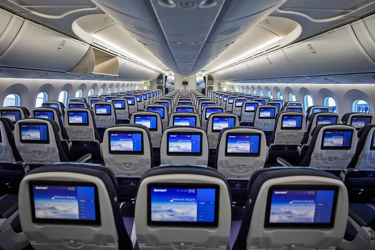 Interior do Boeing 787-9 da EgyptAir (EgyptAir)