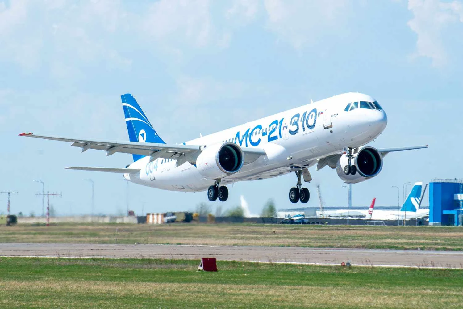 Novo "Boeing russo" tem produção postergada para 2026