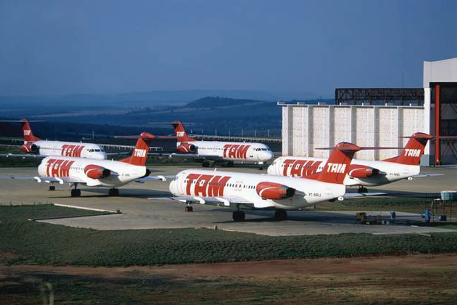 Os Fokker 100 foram estocados em São Carlos, aguardando novos operadores. Foto: Reprodução - Flap Internacional.