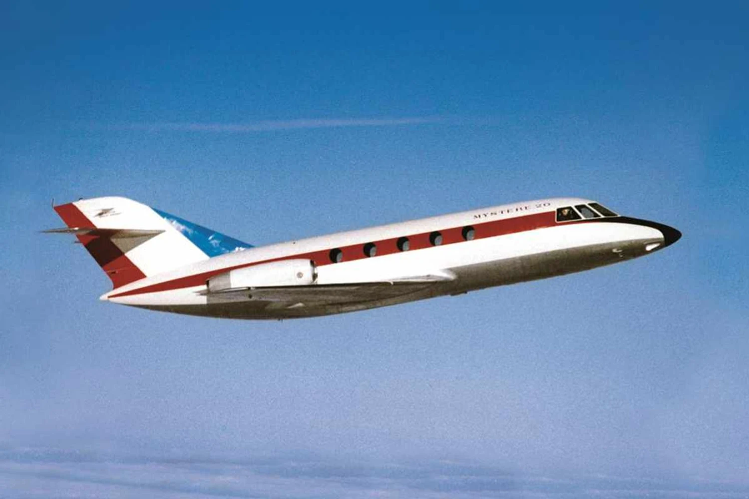Dassault celebra os 60 anos do jato executivo Falcon