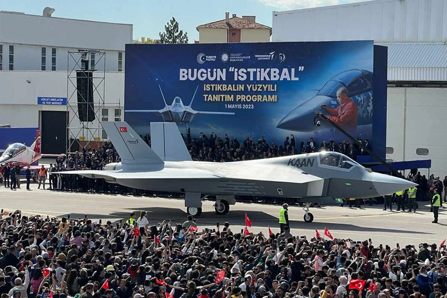 TAI KAAN: caça turco deve entrar em serviço na próxima década (TAI)