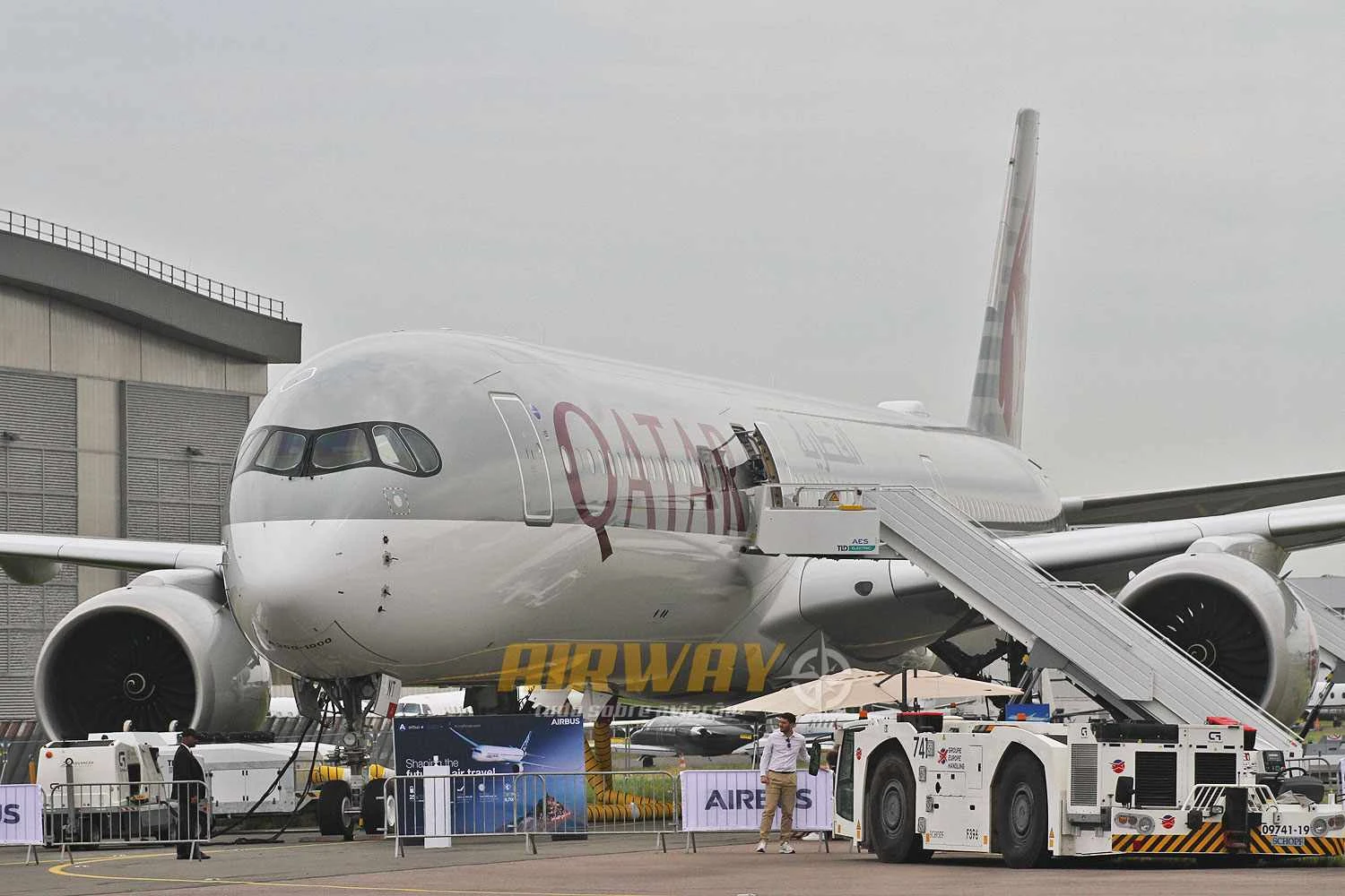 A Qatar trouxe um de seus inúmeros A350