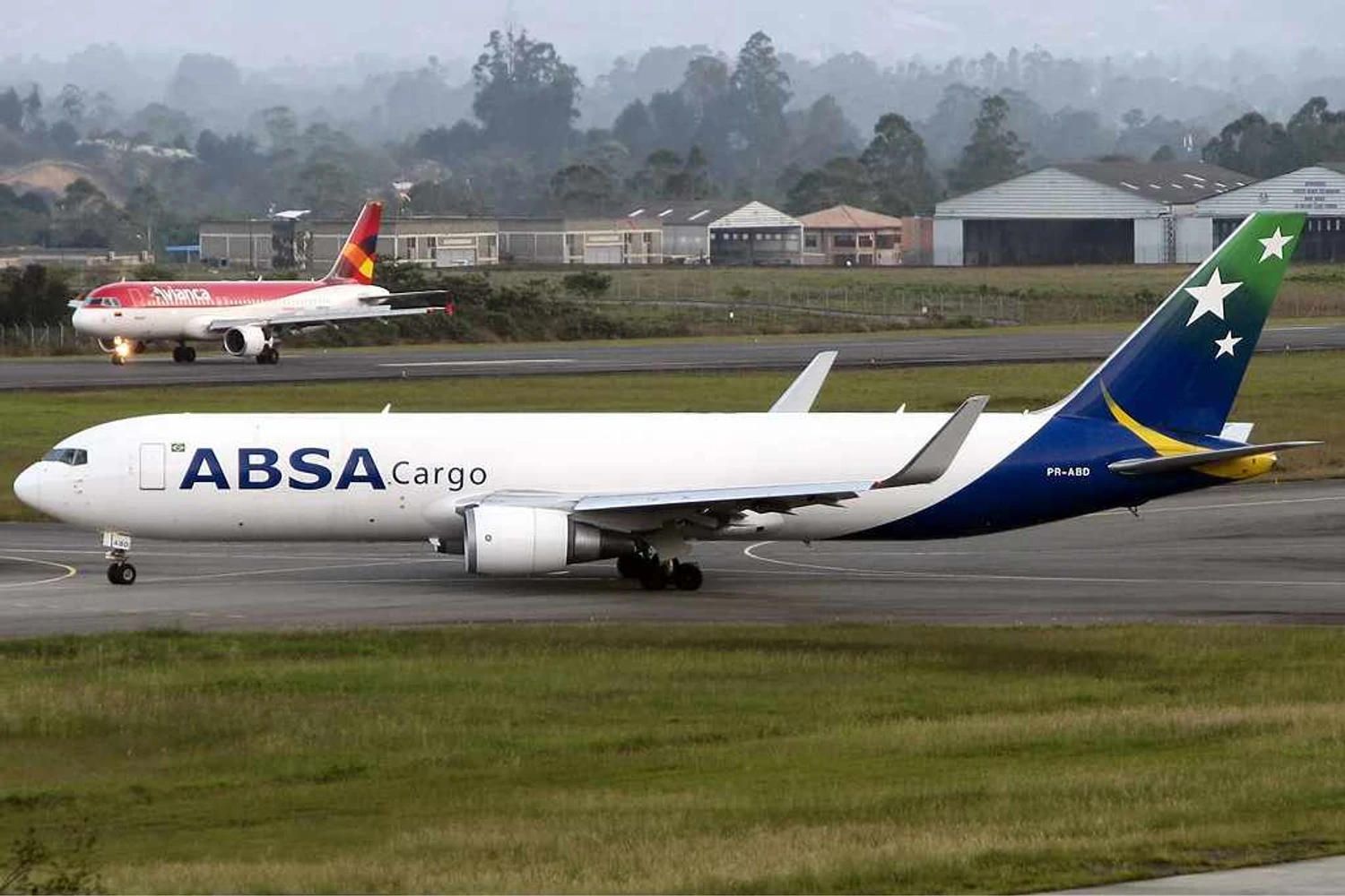 ABSA_Cargo_Boeing_767-300ER_Ramirez