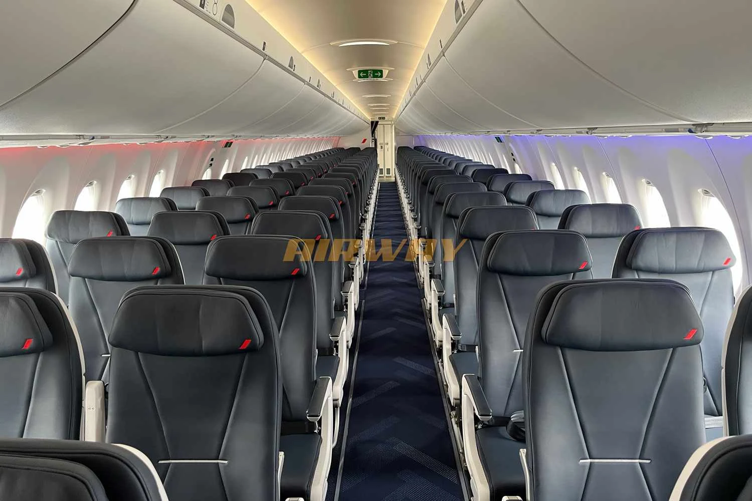 Cabine de passageiros do A220 da Air France