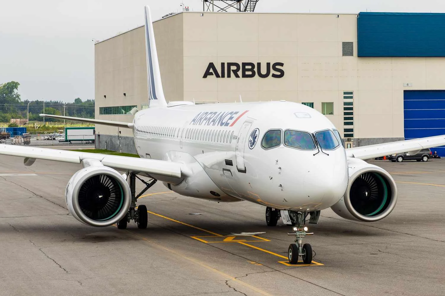 Airbus cogita A220 mais apertado e também versão esticada