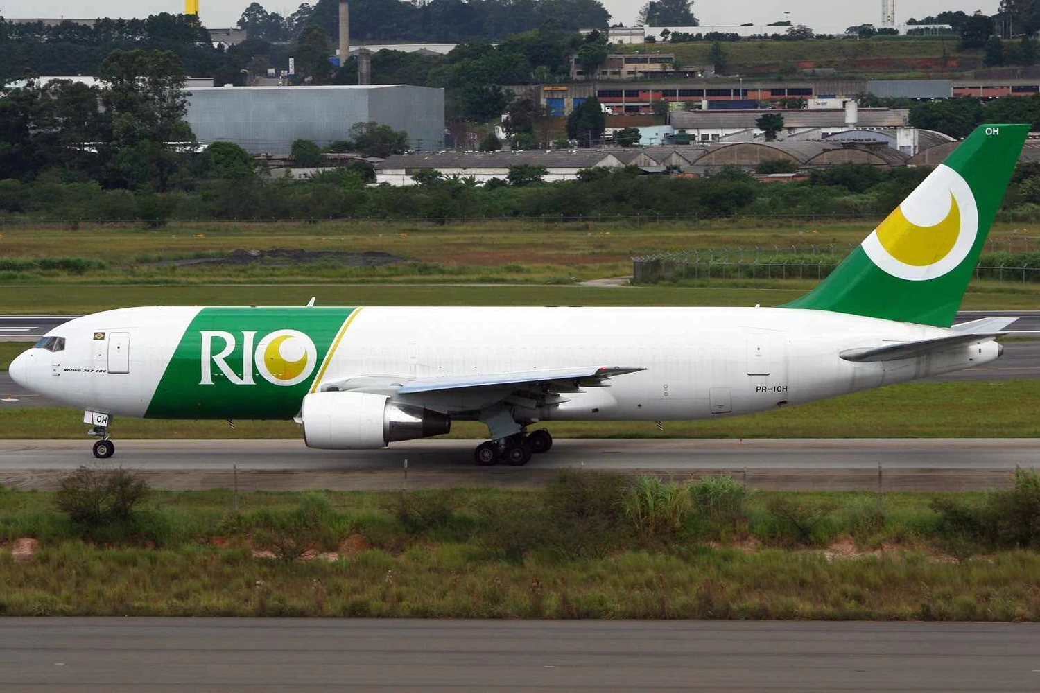 pr-ioh-rio-linhas-areas-boeing-767-281bdsf_PlanespottersNet_263745_3fa332e237_o