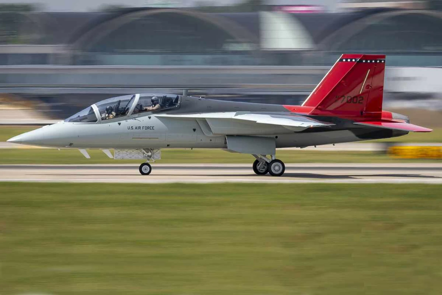 Boeing promove T-7A Red Hawk para ser novo jato de treinamento do Reino Unido