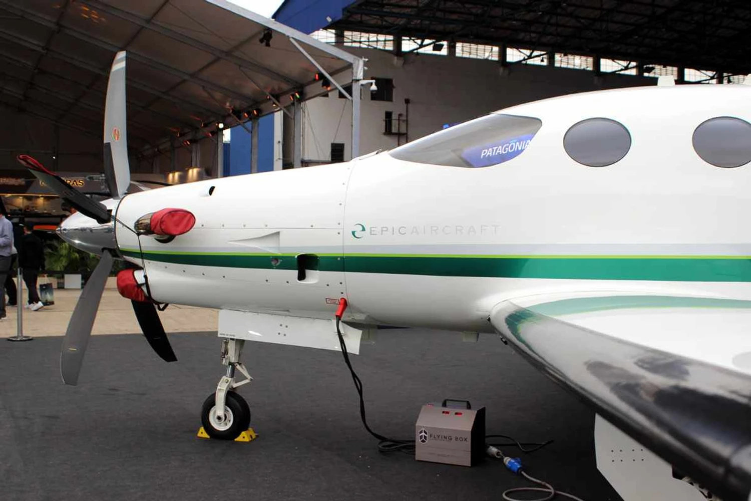 E1000GX usa um motor de 1.200 cavalos de potência para passar dos 600 km/h (Thiago Vinholes)