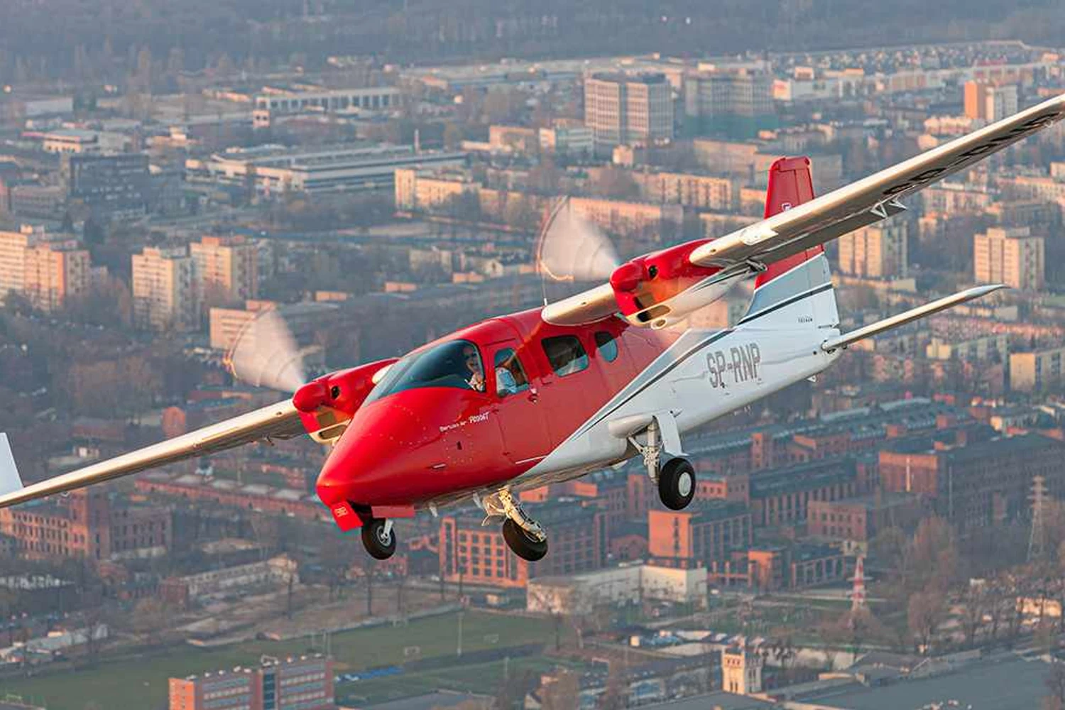 O P2006T é o avião bimotor mais leve do mundo: pesa apenas 1.230 kg (Tecnam)