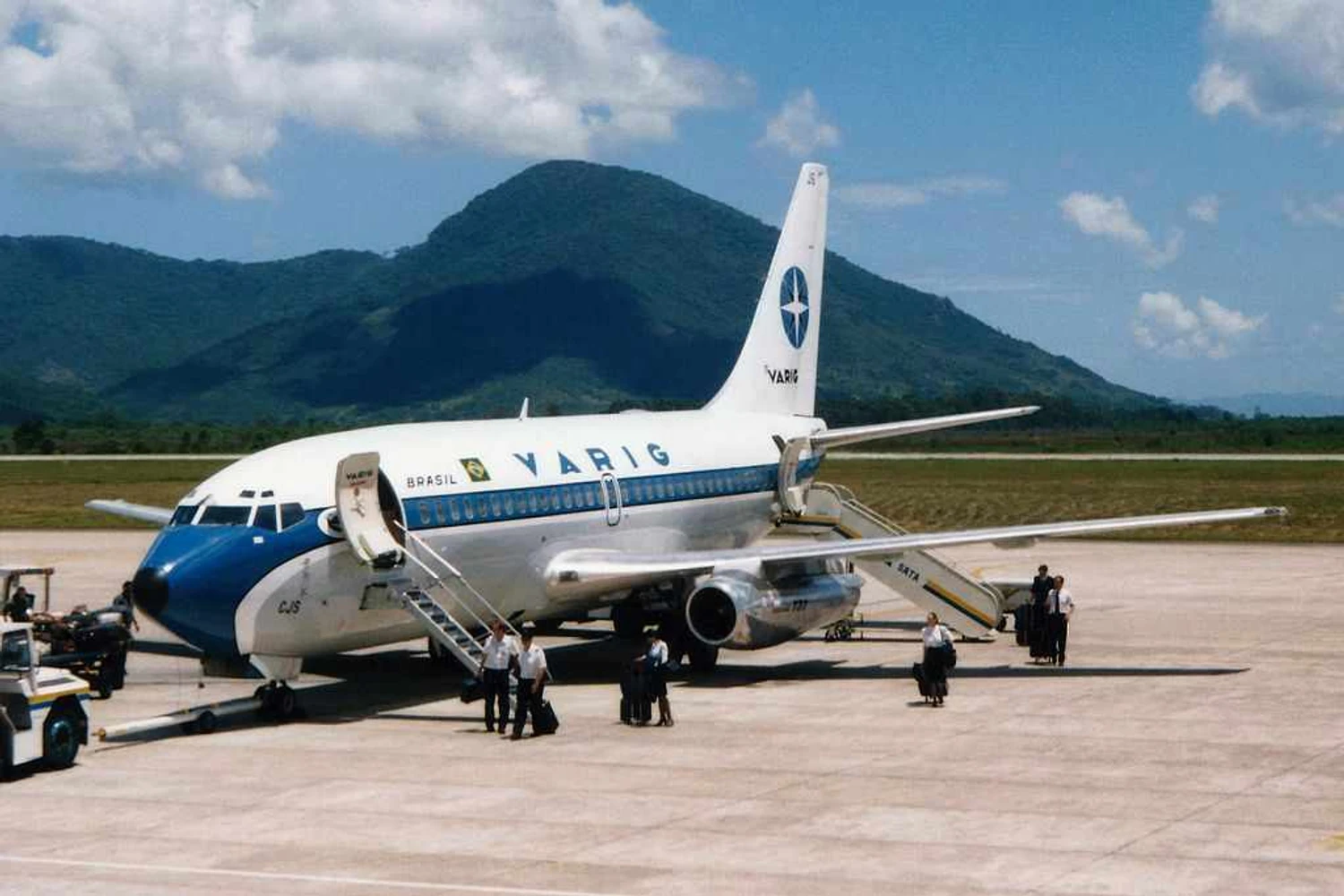 Varig_Boeing_737-2C3-Adv_PP-CJS_(24123323325)