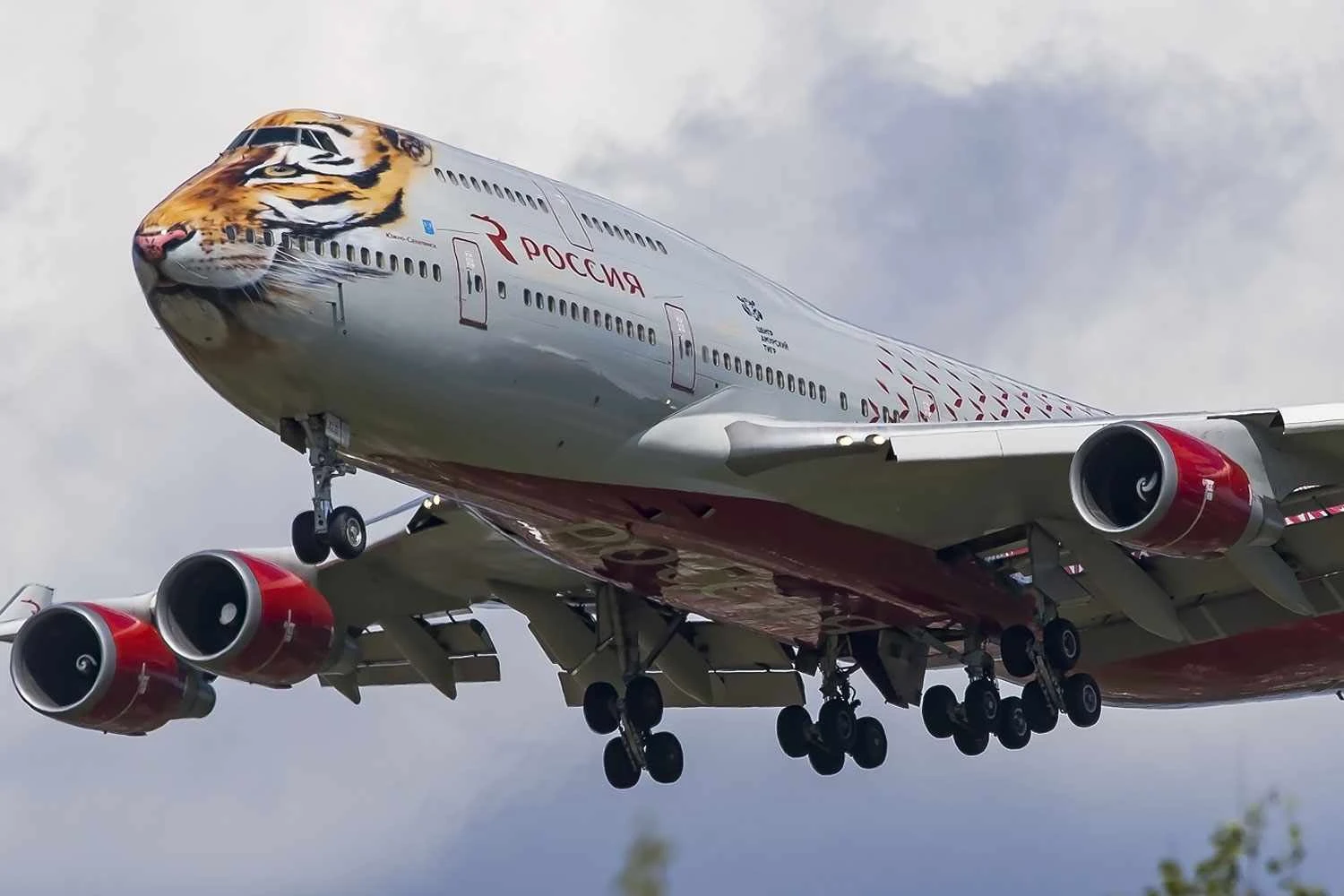 Rossiya Airlines recoloca um Boeing 747-400 em serviço para voo doméstico na Rússia