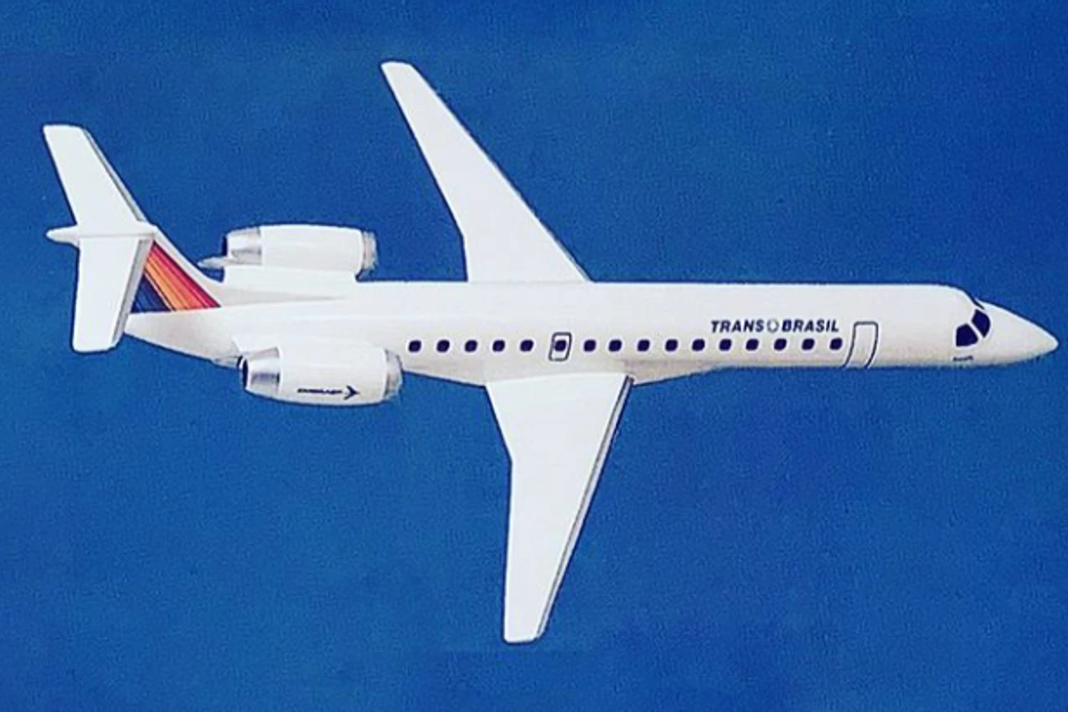 Caso tivesse continuado com a encomenda, a TransBrasil seria a primeira operadora nacional do ERJ-145. Os valores depositados pelos aviões foram transferidos para aquisição dos EMB-120 Brasília. Foto: Reprodução.