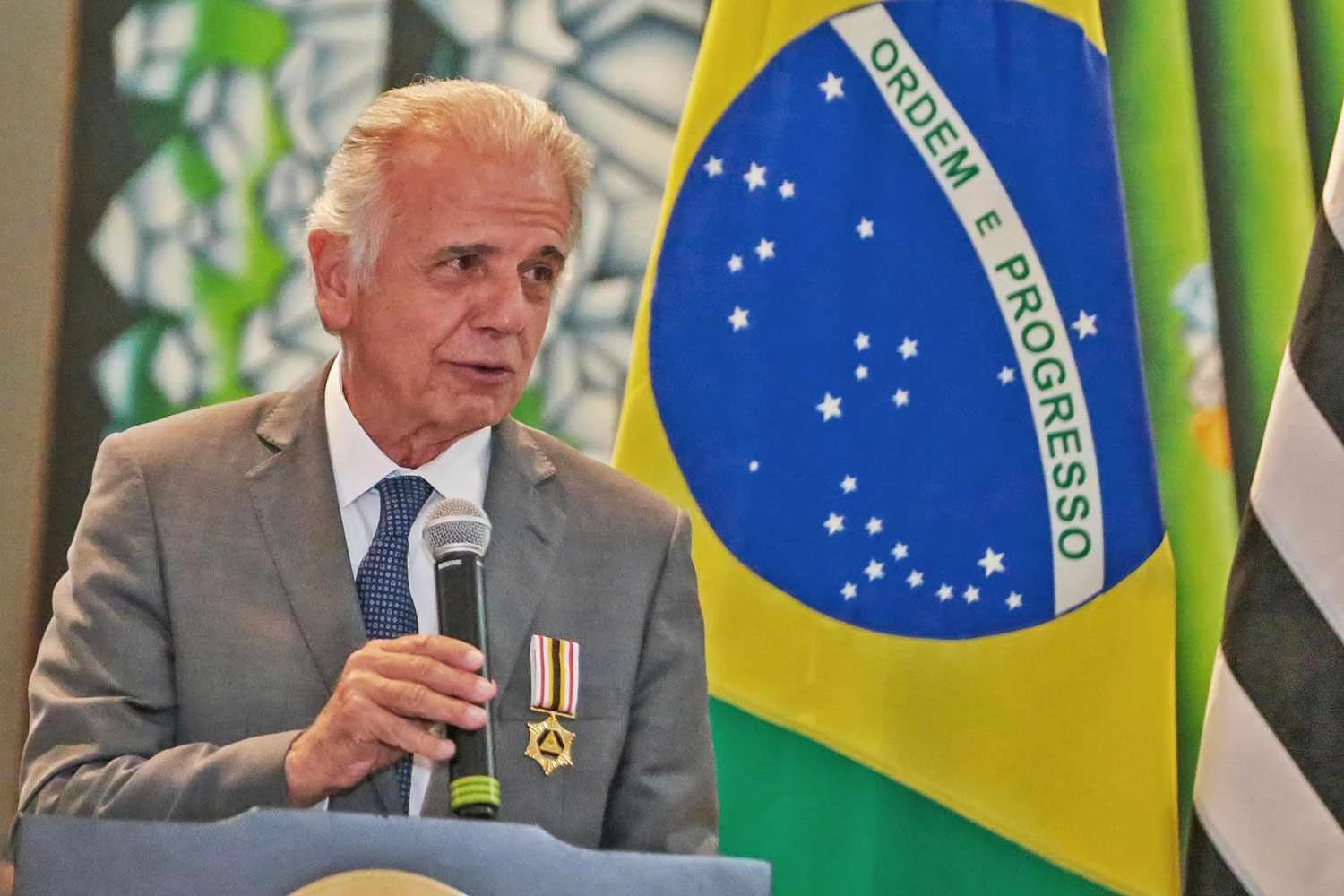 O Ministro da Defesa Jos&eacute; M&uacute;cio (GESP)