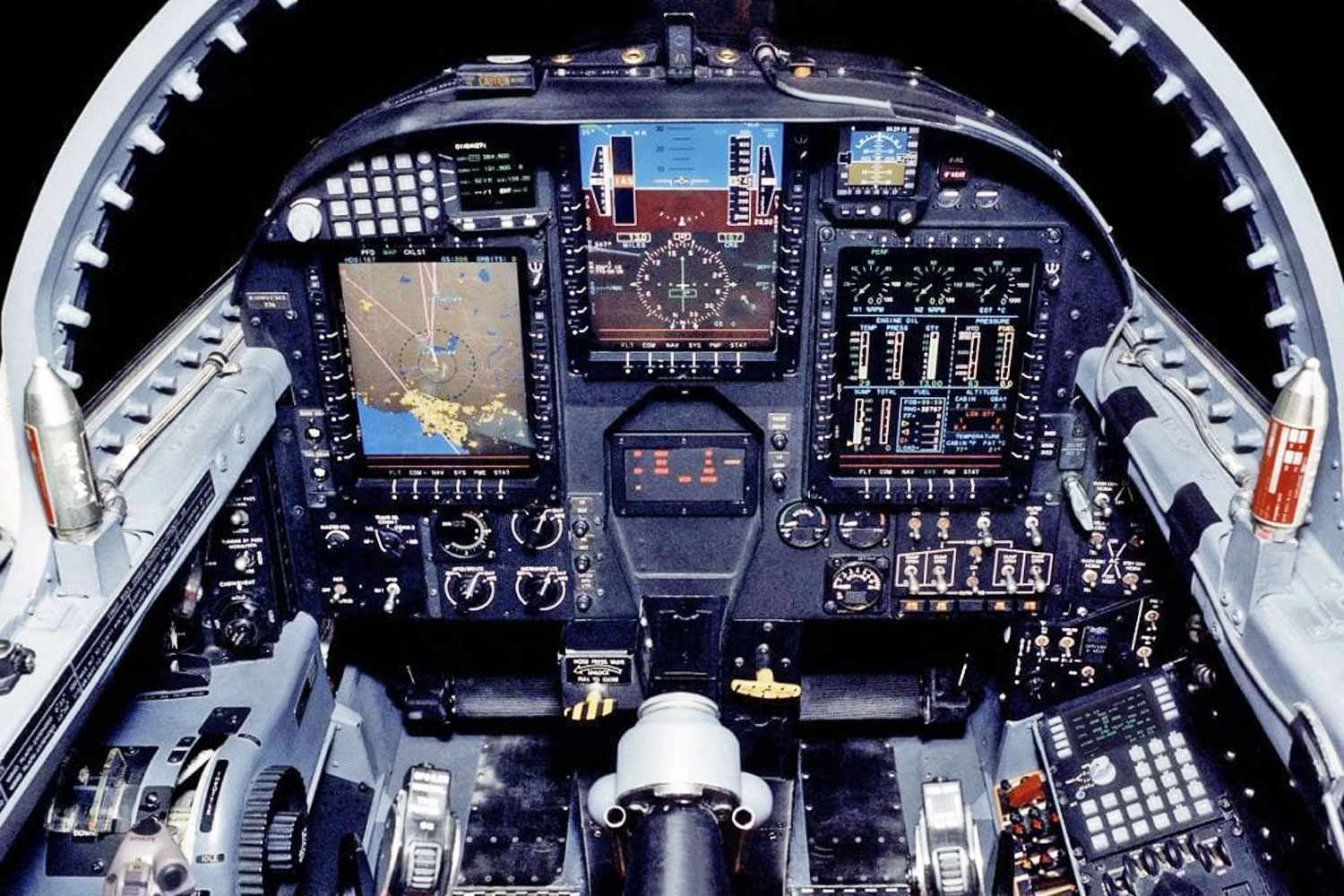 O painel do U-2 foi atualizado anos atrás, na última reforma efetuada pela USAF (LM)