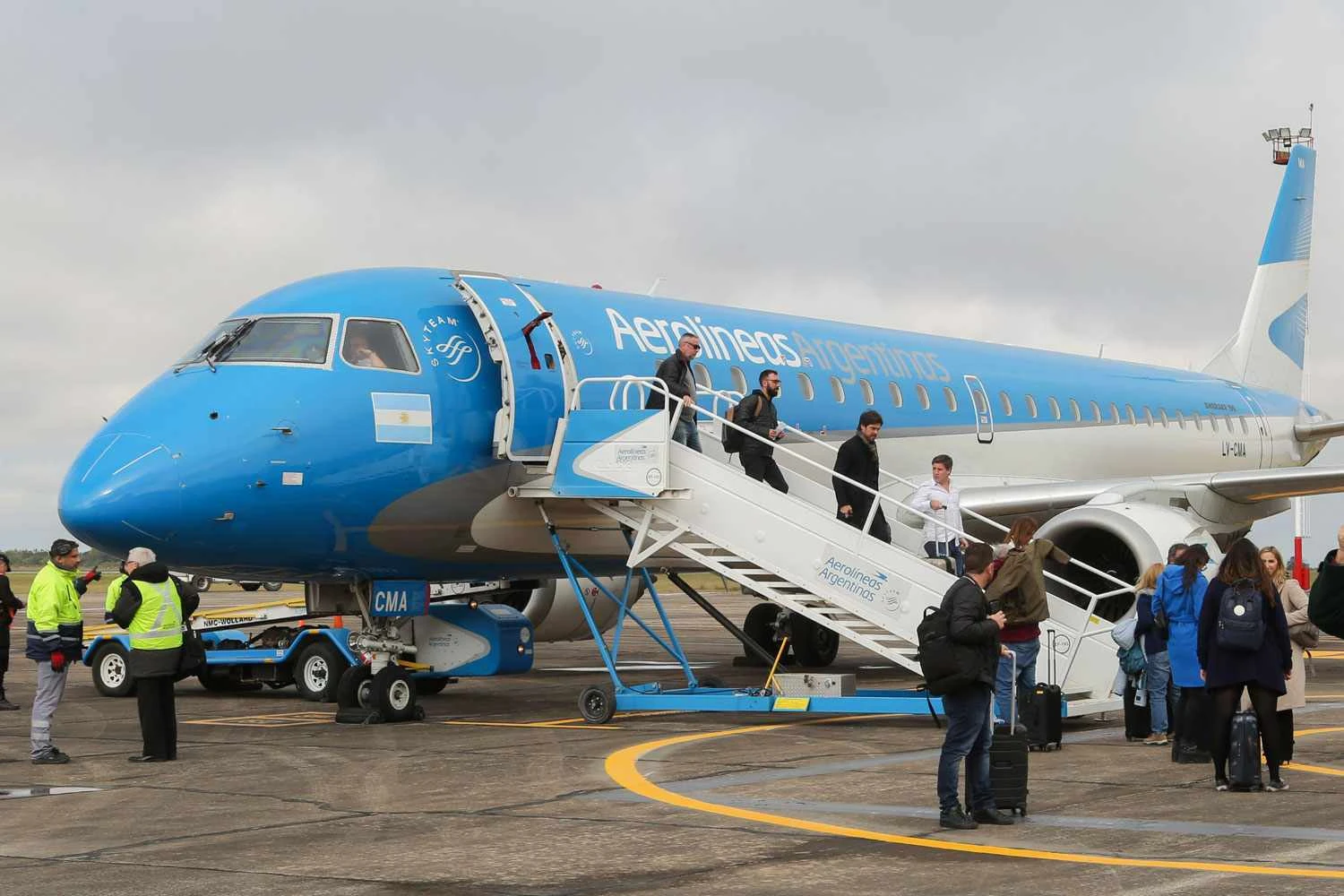 A Aerolíneas possui 24 jatos E190 (AA)