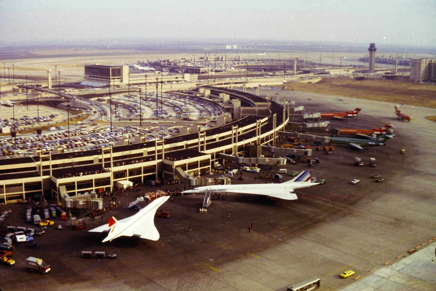Cerimônia da inauguração dos serviços de Concorde da Braniff entre Dallas/DFW e Washington. Foto: Braniff Airways Foundation.