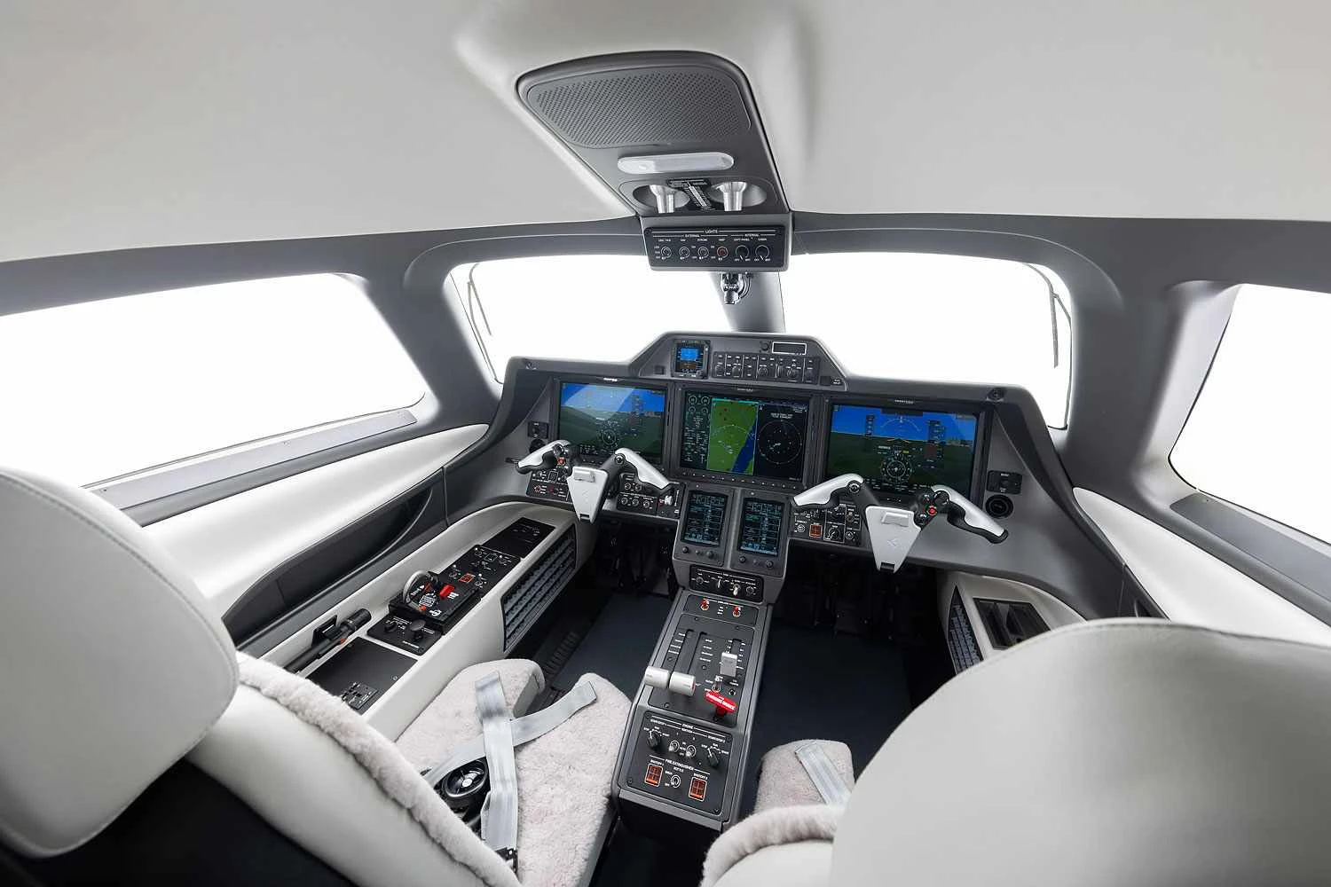 Cockpit do Phenom 100EX (Embraer)