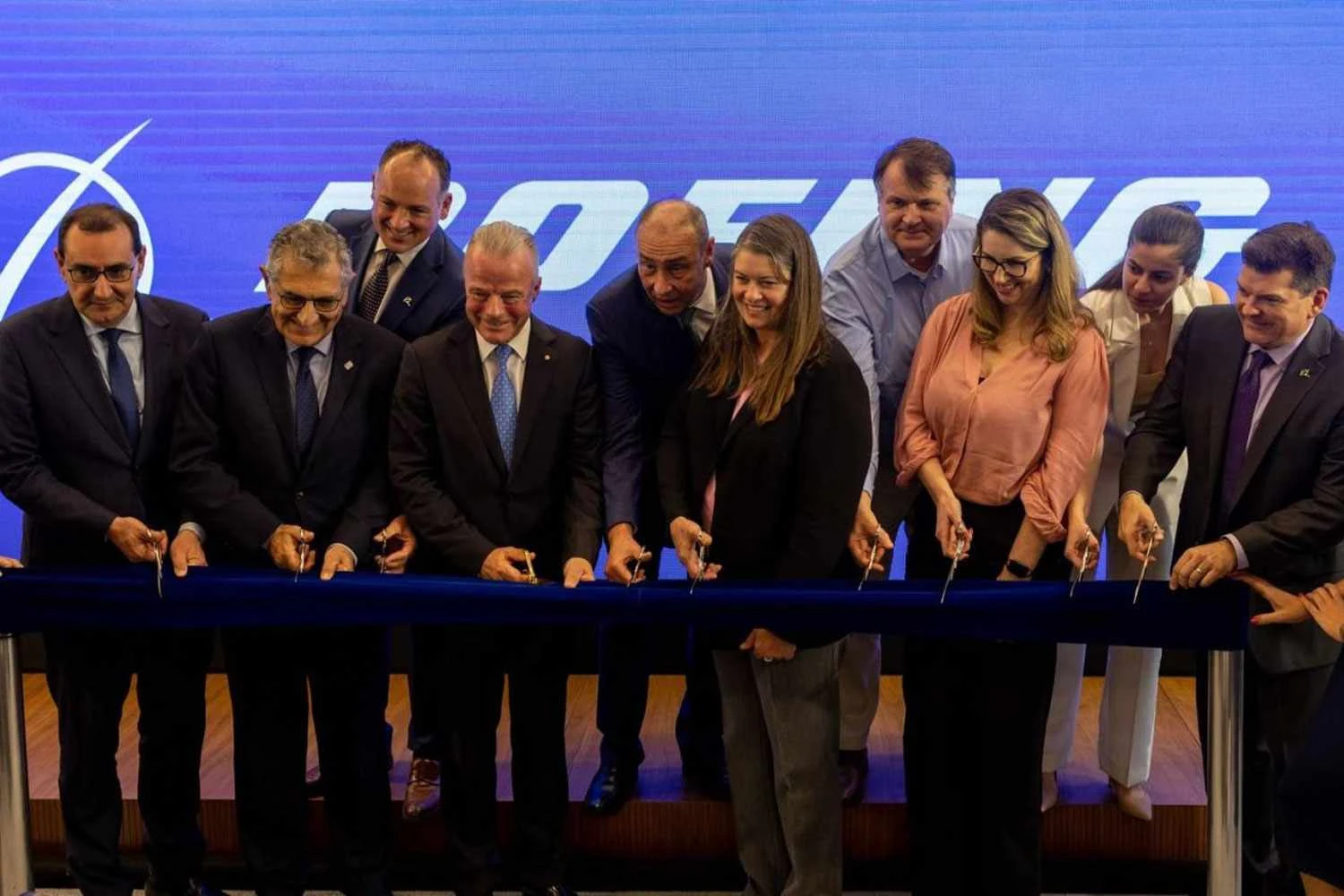 Boeing abre centro de engenharia e tecnologia no "quintal" da Embraer no Brasil