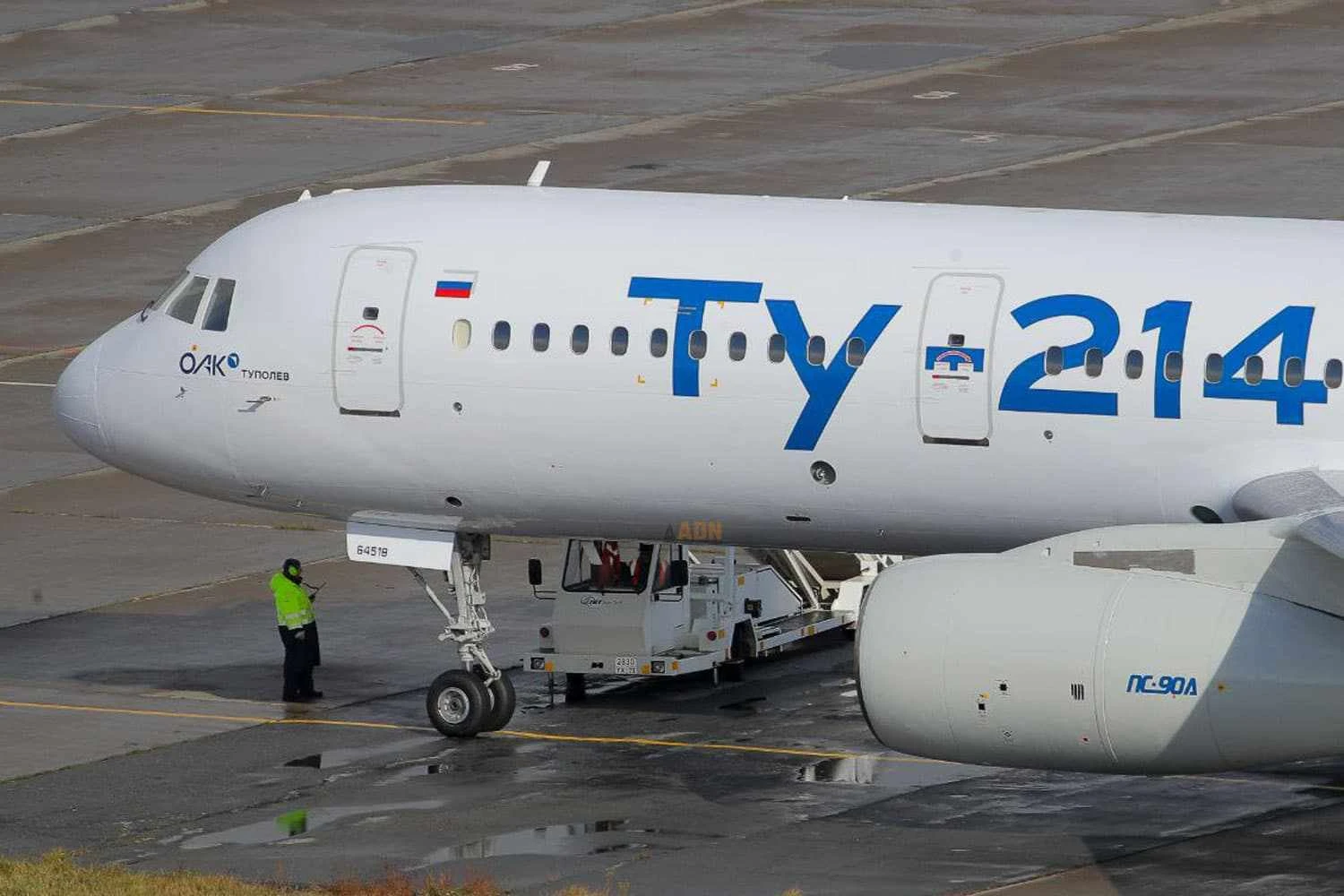 Rússia vai eliminar engenheiro de voo do jato Tupolev Tu-214