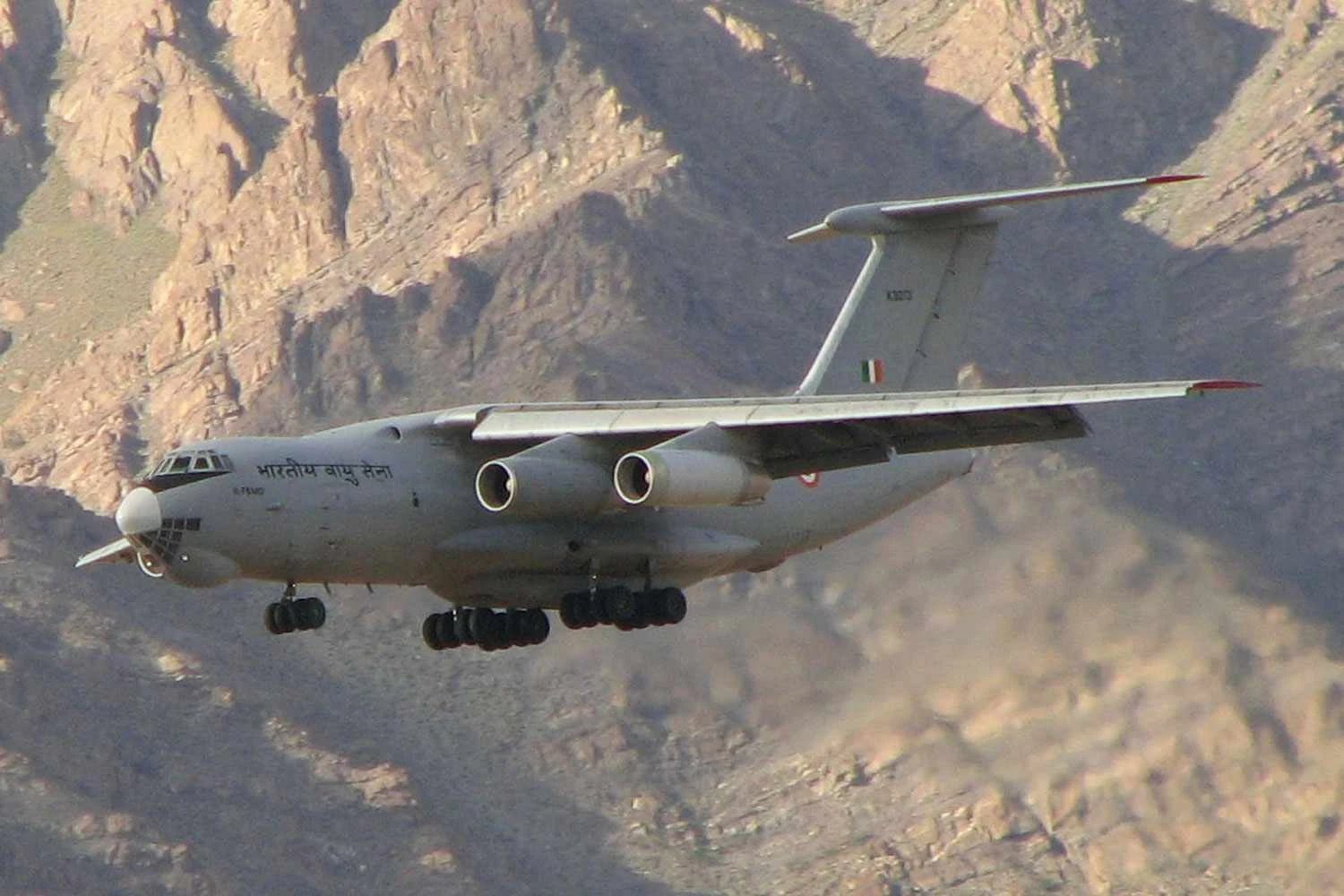Um Il-76 da For&ccedil;a A&eacute;rea da &Iacute;ndia (Karunakar Rayker)