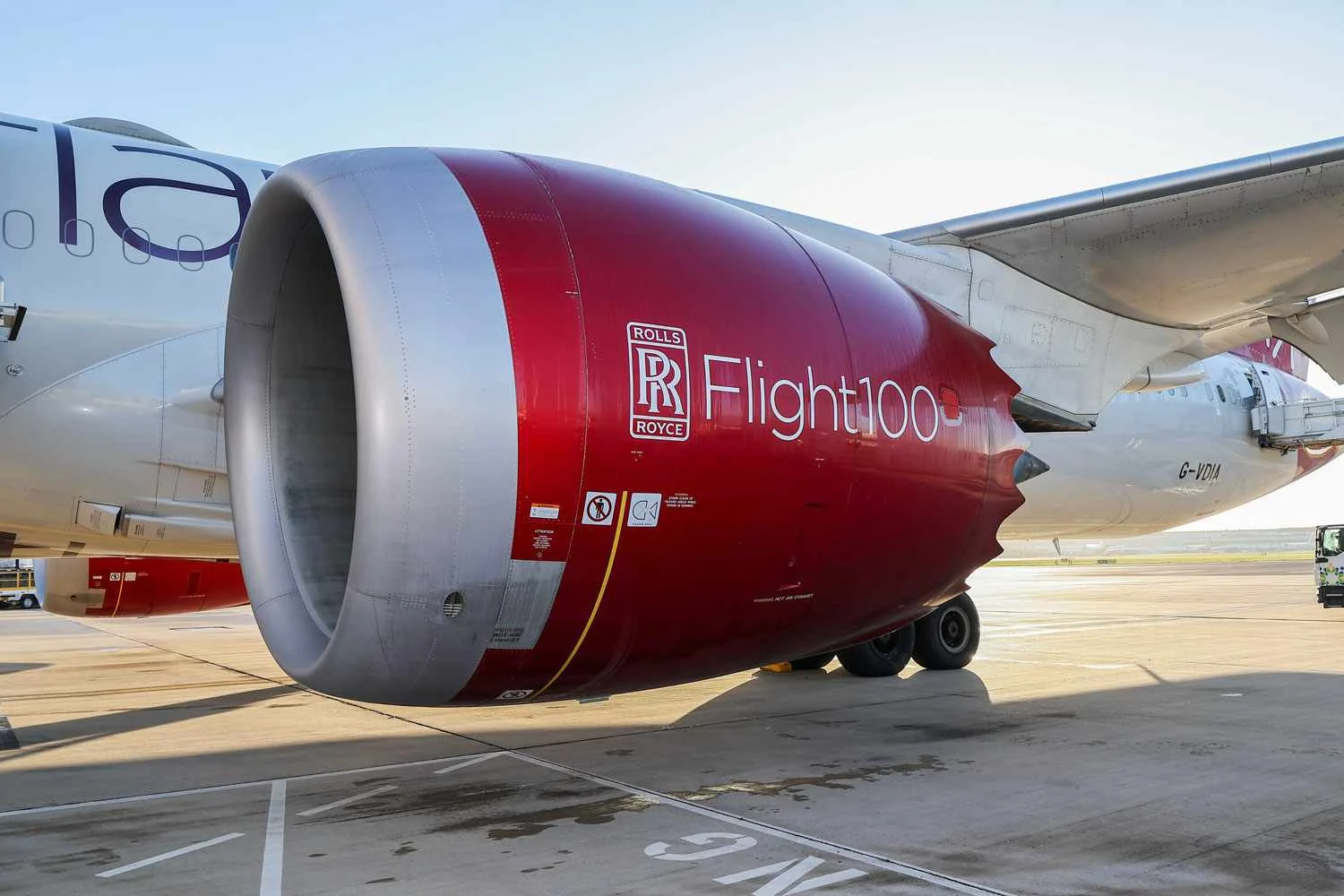Virgin Atlantic realiza primeiro voo comercial transatlântico usando apenas combustível sustentável de aviação