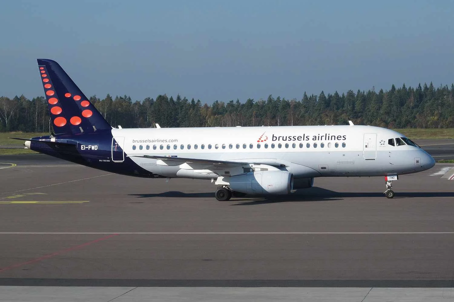 Brussels Airlines (CityJet) SSJ100 (Andrzej Otrębski)