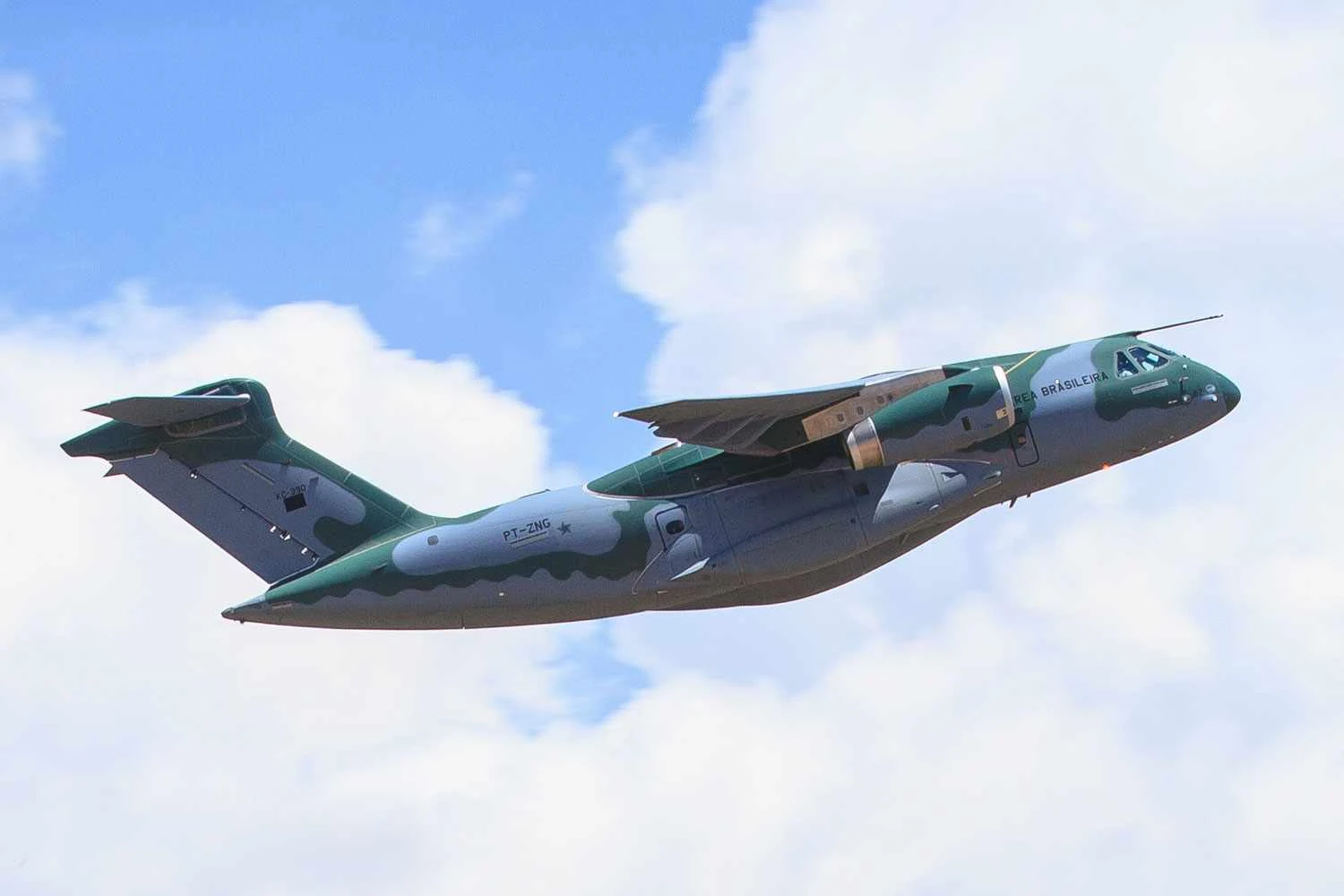 Prestes a dar adeus ao Hercules, FAB se prepara para receber 7º Embraer KC-390