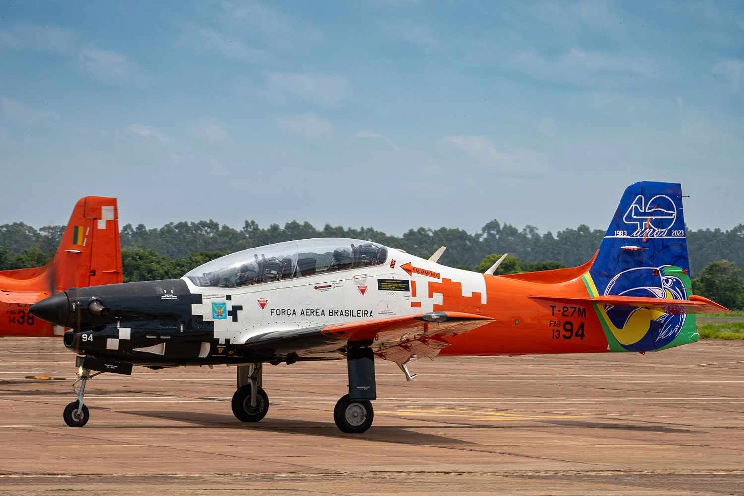 Dois aviões T-27 Tucano da FAB colidem no interior de São Paulo