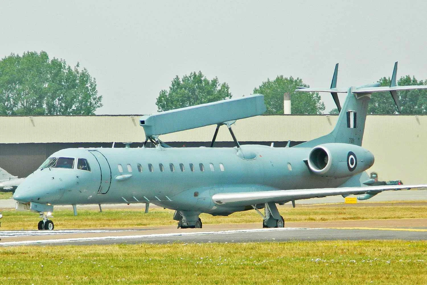 Embraer fecha acordo com a Grécia para suporte às aeronaves ERJ-135LR e ERJ-145 AEW&C
